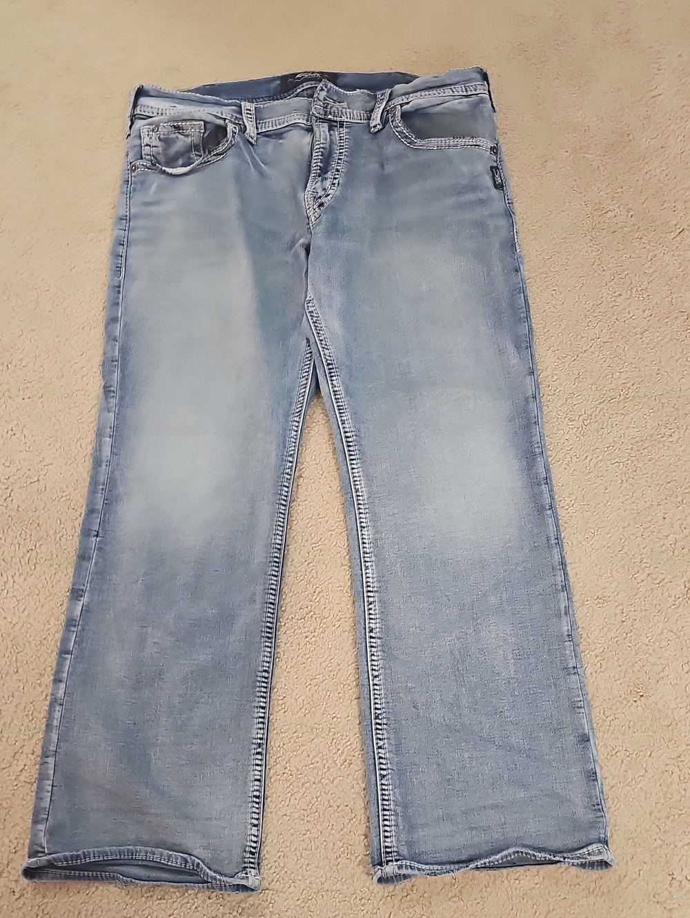 Silver Jeans Men's Faded Light Blue Relaxed Straight Jeans